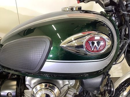 カワサキ W800 W800 エンジンガード シガーソケット装備 ABS スペアキーあり 11