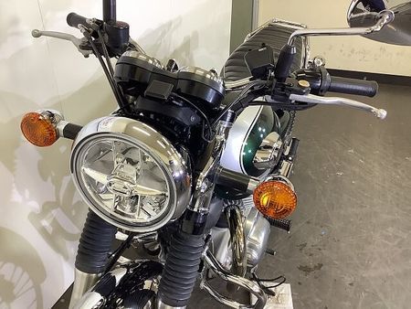 カワサキ W800 W800 エンジンガード シガーソケット装備 ABS スペアキーあり 21