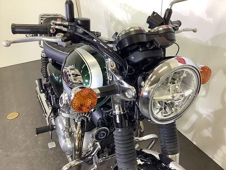 カワサキ W800 W800 エンジンガード シガーソケット装備 ABS スペアキーあり 9