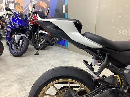 ヤマハ YZF-R7 YZF-R7 2022年モデルエンジンスライダー、マルチバー装備リアフェンダレスカスタムス 24