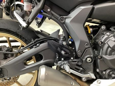 ヤマハ YZF-R7 YZF-R7 2022年モデルエンジンスライダー、マルチバー装備リアフェンダレスカスタムス 25