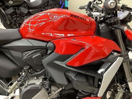 ドゥカティ STREETFIGHTER848 ストリートファイターV2 2023年モデルリアフェンダレスカスタムスペアキーあり 15