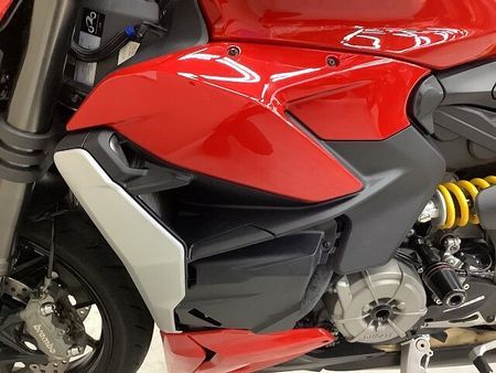 ドゥカティ STREETFIGHTER848 ストリートファイターV2 2023年モデルリアフェンダレスカスタムスペアキーあり 23
