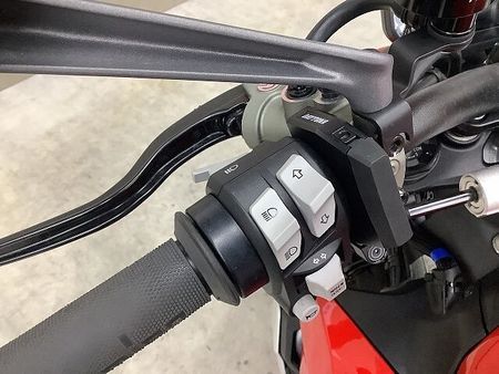 ドゥカティ STREETFIGHTER848 ストリートファイターV2 2023年モデルリアフェンダレスカスタムスペアキーあり 28