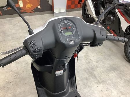 ホンダ タクト タクト 2021年モデルリアボックス装備スペアキーあり通勤通学に 34