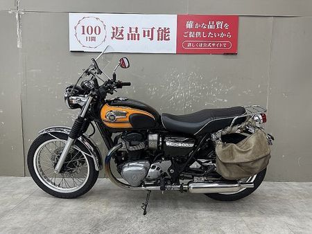カワサキ W800 W800 2016年モデル!社外マフラーカスタム!リアキャリア、バイザー装備! 2