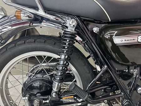 カワサキ W800 W800 2016年モデル!社外マフラーカスタム!リアキャリア、バイザー装備! 27