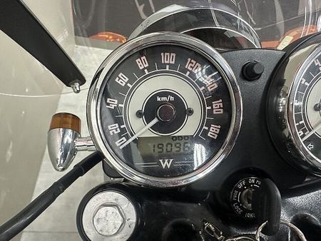 カワサキ W800 W800 2016年モデル!社外マフラーカスタム!リアキャリア、バイザー装備! 5