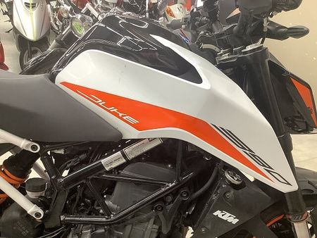 KTM 390 DUKE 390デューク 2022年モデルワンオーナースマートフォンホルダー装備 32