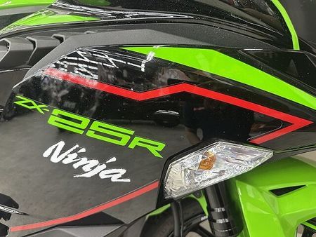 カワサキ ZX-25R ZX-25R 2022年モデルエンジンスライダー装備KRTエディション 17