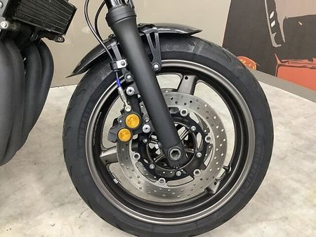 ヤマハ XJR1300C XJR1300C 2015年モデルビキニカウル装備リアフェンダレスカスタムスペアキーあり 14