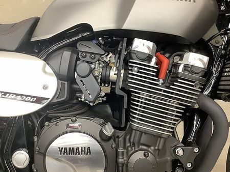 ヤマハ XJR1300C XJR1300C 2015年モデルビキニカウル装備リアフェンダレスカスタムスペアキーあり 16