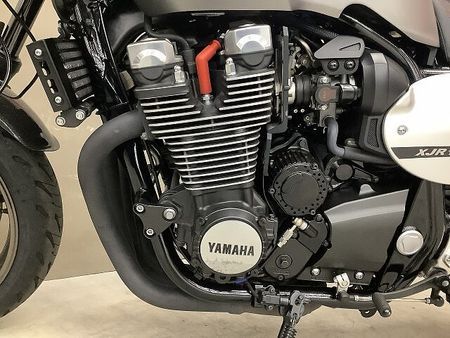 ヤマハ XJR1300C XJR1300C 2015年モデルビキニカウル装備リアフェンダレスカスタムスペアキーあり 29