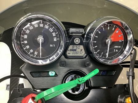 ヤマハ XJR1300C XJR1300C 2015年モデルビキニカウル装備リアフェンダレスカスタムスペアキーあり 4