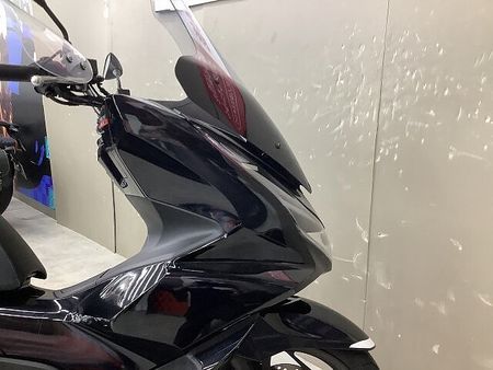 ホンダ PCX125 PCX125 2023年モデルロングスクリーンカスタムリアボックス装備 18