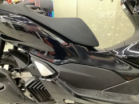 ホンダ PCX125 PCX125 2023年モデルロングスクリーンカスタムリアボックス装備 22
