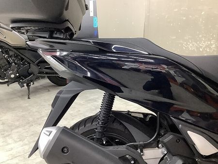ホンダ PCX125 PCX125 2023年モデルロングスクリーンカスタムリアボックス装備 25