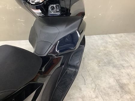 ホンダ PCX125 PCX125 2023年モデルロングスクリーンカスタムリアボックス装備 30