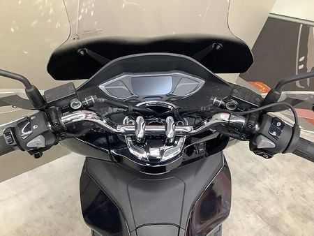 ホンダ PCX125 PCX125 2023年モデルロングスクリーンカスタムリアボックス装備 32