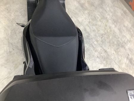 ホンダ PCX125 PCX125 2023年モデルロングスクリーンカスタムリアボックス装備 35
