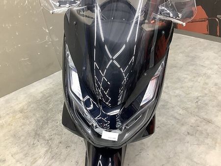 ホンダ PCX125 PCX125 2023年モデルロングスクリーンカスタムリアボックス装備 37