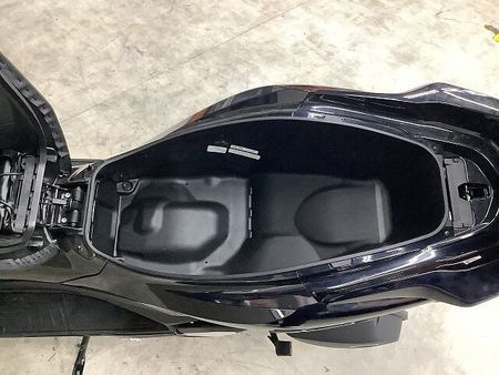 ホンダ PCX125 PCX125 2023年モデルロングスクリーンカスタムリアボックス装備 10