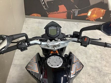 KTM 390 DUKE 390デューク エンジンガード、ヘルメットホルダー装備!スペアキーあり! 24