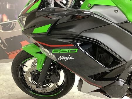 カワサキ ニンジャ 650 NINJA650 2021年モデルワンオーナースペアキーありマルチバー、スマホホルダー装備 17