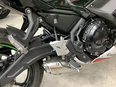 カワサキ ニンジャ 650 NINJA650 2021年モデルワンオーナースペアキーありマルチバー、スマホホルダー装備 32