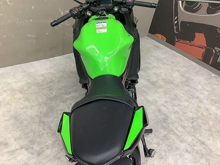 カワサキ ニンジャ 650 NINJA650 2021年モデルワンオーナースペアキーありマルチバー、スマホホルダー装備 38
