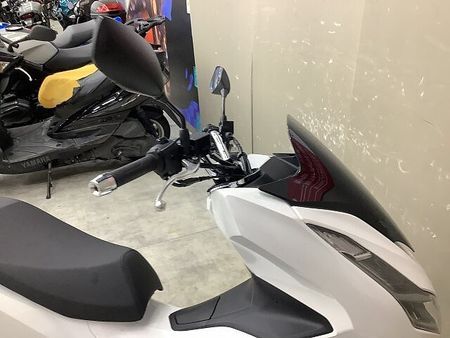 ホンダ PCX125 PCX125 2023年モデルシート、ステップボードカスタムグリップヒーター装備 14