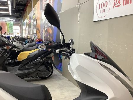 ホンダ PCX125 PCX125 2023年モデルシート、ステップボードカスタムグリップヒーター装備 20