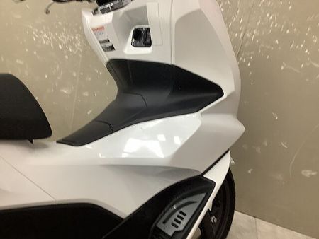 ホンダ PCX125 PCX125 2023年モデルシート、ステップボードカスタムグリップヒーター装備 24