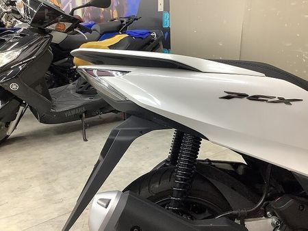ホンダ PCX125 PCX125 2023年モデルシート、ステップボードカスタムグリップヒーター装備 29