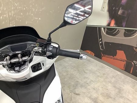 ホンダ PCX125 PCX125 2023年モデルシート、ステップボードカスタムグリップヒーター装備 36