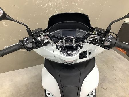 ホンダ PCX125 PCX125 2023年モデルシート、ステップボードカスタムグリップヒーター装備 37