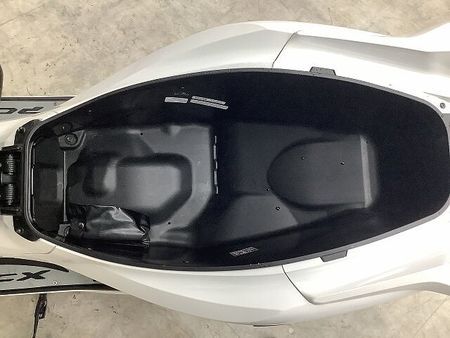 ホンダ PCX125 PCX125 2023年モデルシート、ステップボードカスタムグリップヒーター装備 10