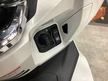 ホンダ PCX125 PCX125 2021年モデルスマホホルダー装備バックレストカスタム 32