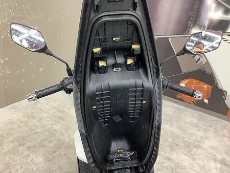 ホンダ PCX125 PCX125 2021年モデルスマホホルダー装備バックレストカスタム 34