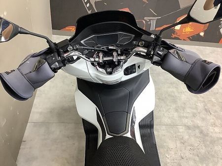 ホンダ PCX125 PCX125 2023年モデルスペアキーありグリップウォーマー装備 21