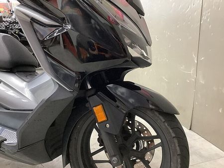 ホンダ フォルツァ(MF06) フォルツァ 2018年モデル!!リアキャリア、マルチバー装備!!ステップボードカスタム!! 15