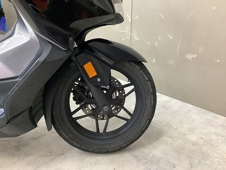 ホンダ フォルツァ(MF06) フォルツァ 2018年モデル!!リアキャリア、マルチバー装備!!ステップボードカスタム!! 16