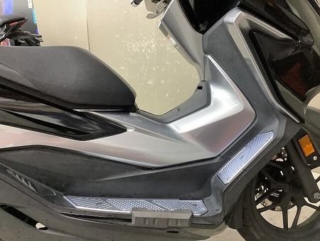 ホンダ フォルツァ(MF06) フォルツァ 2018年モデル!!リアキャリア、マルチバー装備!!ステップボードカスタム!! 22