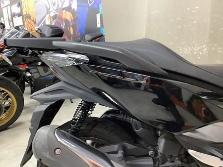 ホンダ フォルツァ(MF06) フォルツァ 2018年モデル!!リアキャリア、マルチバー装備!!ステップボードカスタム!! 25