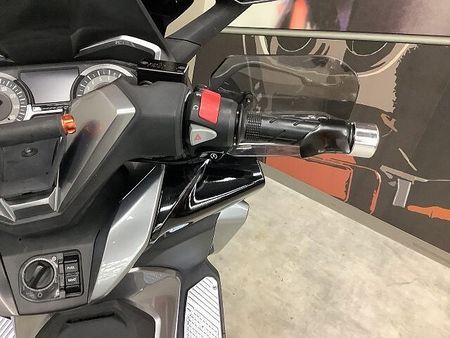 ホンダ フォルツァ(MF06) フォルツァ 2018年モデル!!リアキャリア、マルチバー装備!!ステップボードカスタム!! 37