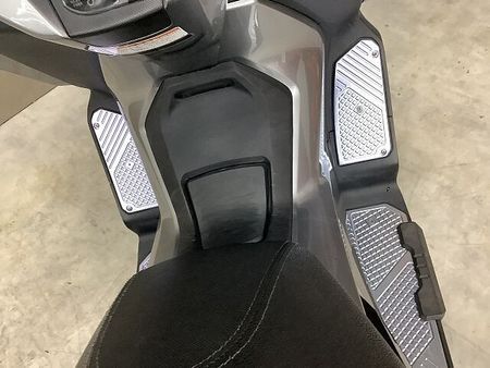 ホンダ フォルツァ(MF06) フォルツァ 2018年モデル!!リアキャリア、マルチバー装備!!ステップボードカスタム!! 40
