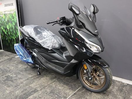 ホンダ フォルツァ(MF06) 【新車在庫あり】即納可能です! フォルツァ 2