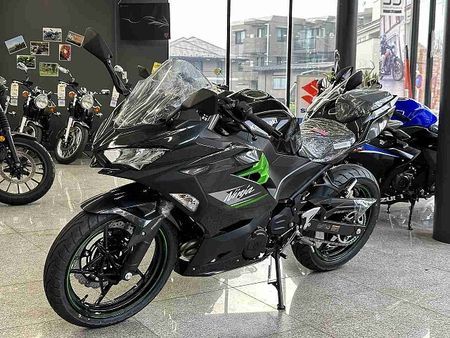 カワサキ ニンジャ 250 【新車在庫あり】即納可能です! Ninja250 3