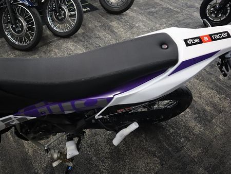 アプリリア SX125 【新車在庫あり】即納可能です! SX125 13