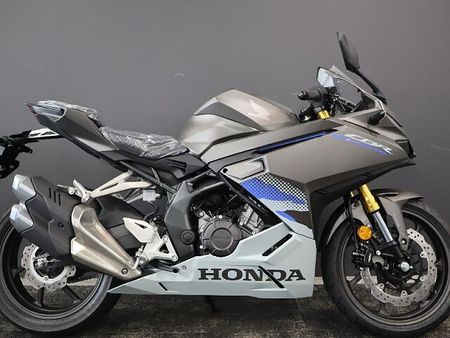 ホンダ CBR250RR (MC51) 【新車在庫あり】即納可能です! CBR250RR 1